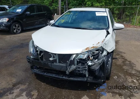 2015 Toyota Corolla Le Eco z USA, uszkodzony, nr VIN 5YFBPRHE7FP338633